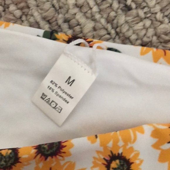 Bikini - Picture 2 of 4